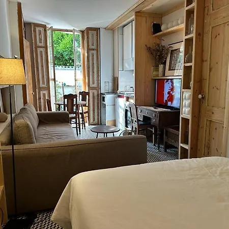 Charming In The Center - With Terrace Lejlighed